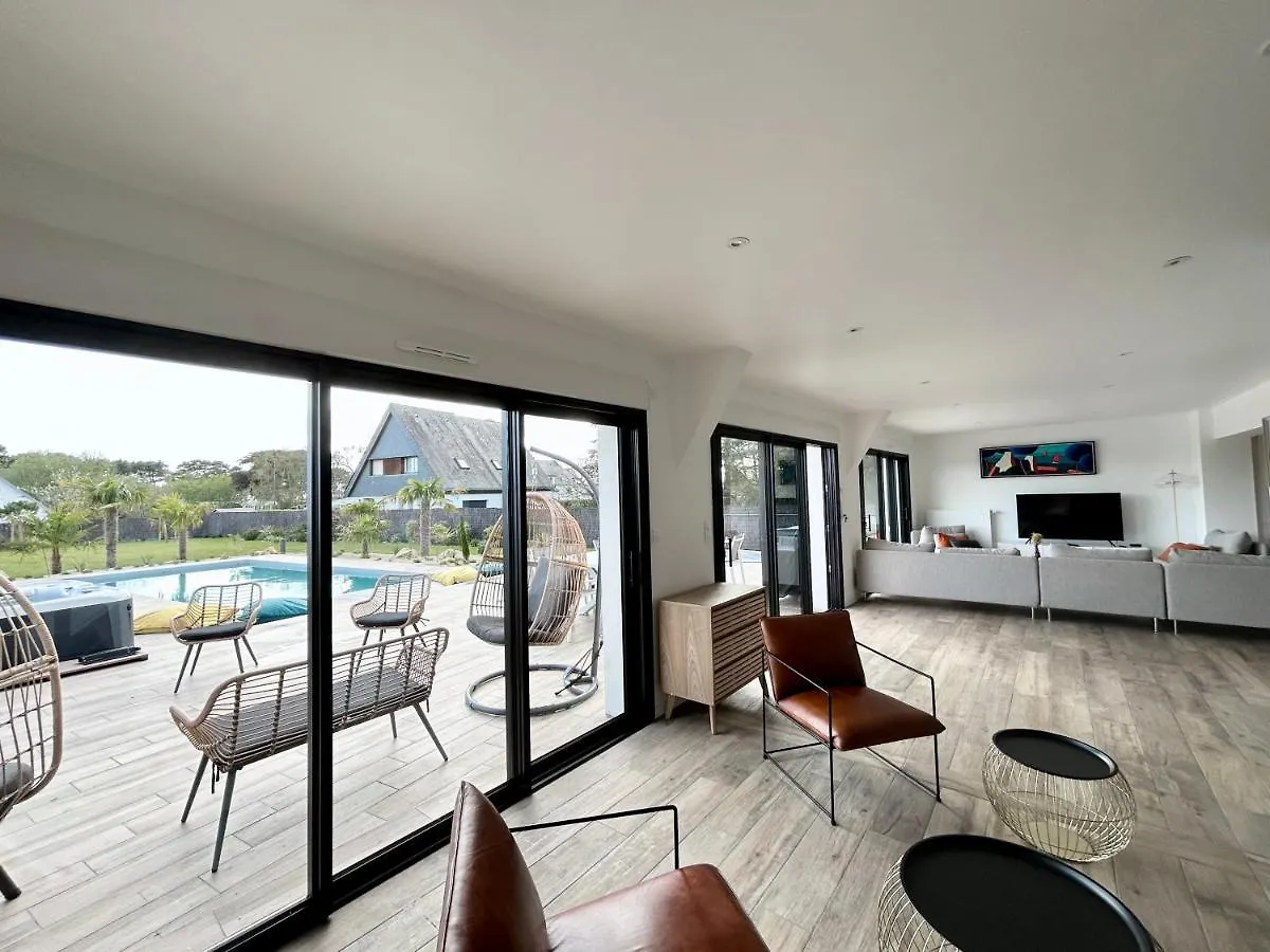 Superbe Villa Tout Confort Avec Piscine Chauffee Er Couverte Et Spa A 2 Pas De La Plage Fouesnant France