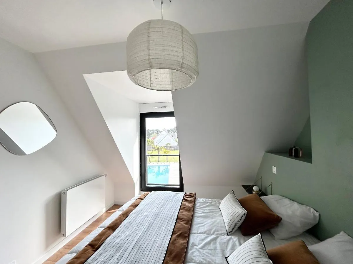 Superbe Villa Tout Confort Avec Piscine Chauffee Er Couverte Et Spa A 2 Pas De La Plage Fouesnant