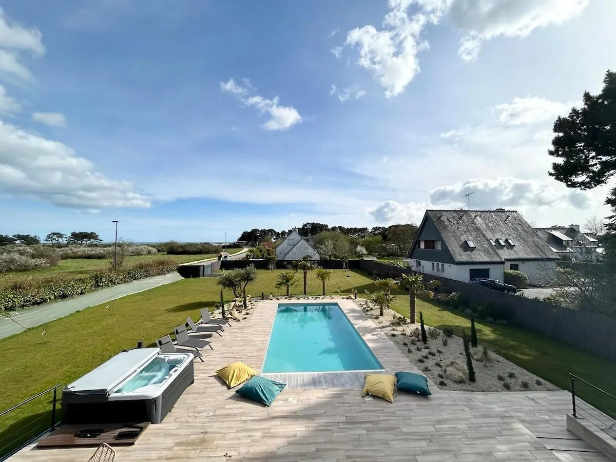 Superbe Villa Tout Confort Avec Piscine Chauffee Er Couverte Et Spa A 2 Pas De La Plage Fouesnant