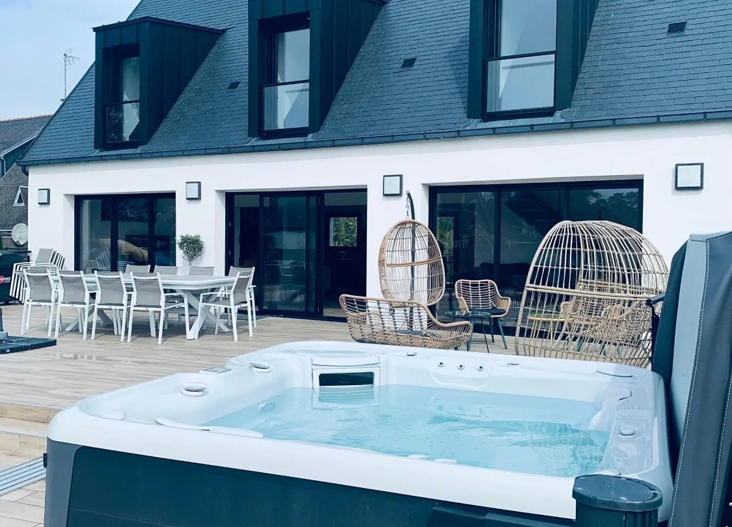 Superbe Villa Tout Confort Avec Piscine Chauffee Er Couverte Et Spa A 2 Pas De La Plage Fouesnant France